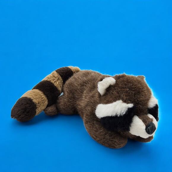 Westcliff Collection Wildlife 20" Raccoon Realistic Plush Vintage Stuffed Toy - Picture 8 of 15